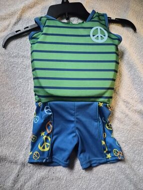 Kids Swim Float Suit Built-In Floatation Medium Large Peace Print Swim Trainer